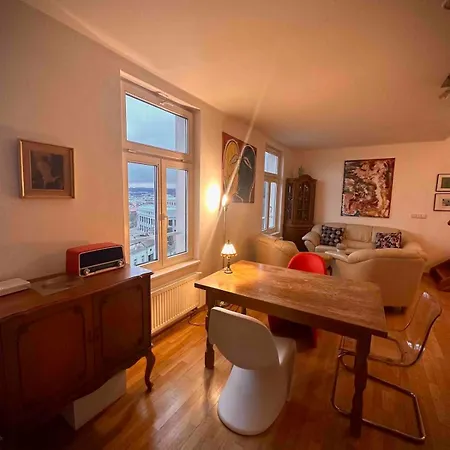 Panoramic Skyline Near Old Town Square Appartement *